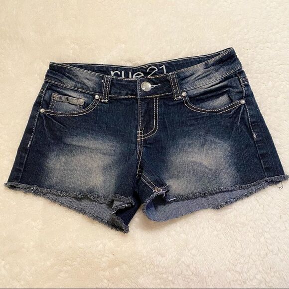 Rue 21 Dark wash Shorts 1/2🔥 - Picture 1 of 3